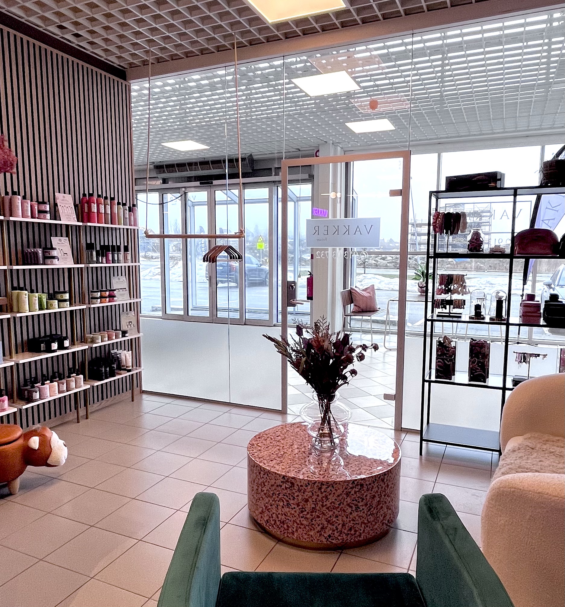 7CA2A7AD-064B-4155-B141-1B187101C48A