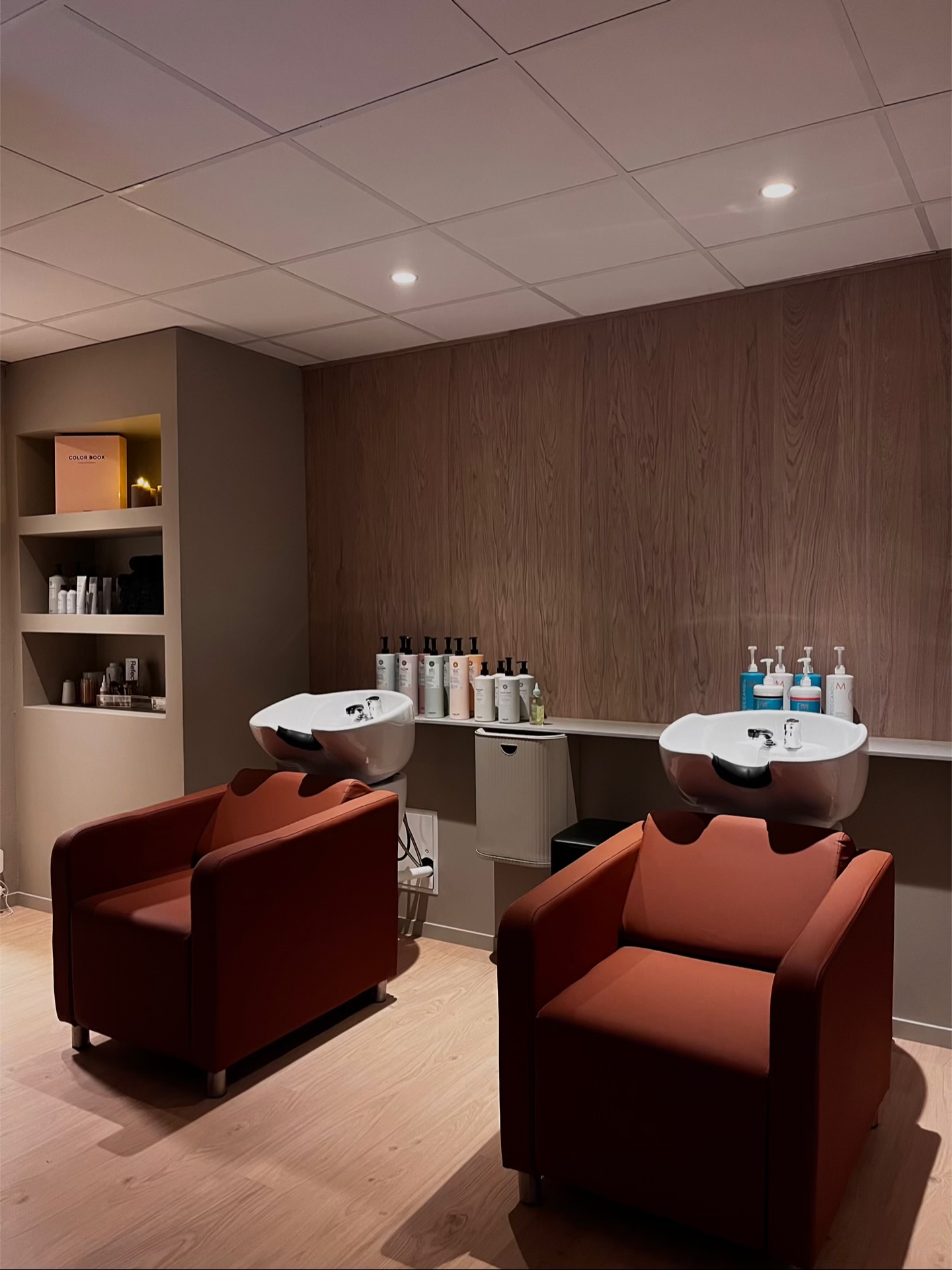 A8216958-F75D-4B3B-8449-D46A322A799F